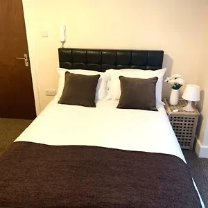Serviced , Luton (Bedfordshire) United Kingdom